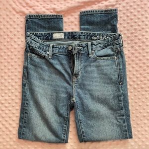 Gap size 25 real straight jean